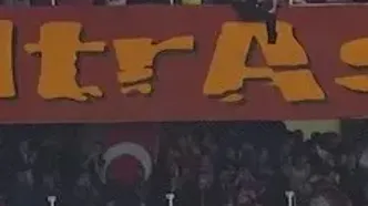 ویدئو: گل ایکاردی در میان آواز هواداران گالاتاسرای