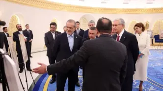 بازدید پزشکیان از نمایشگاه اسناد تاریخی ایران درباره آسیای مرکزی