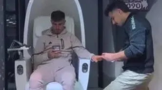 علی علیپور در یک سالن زیبایی+ ویدئو