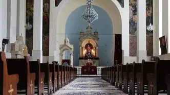 اعتراف تکان‌دهنده کشیش ۵۱ ساله: از امروز یک زن هستم!