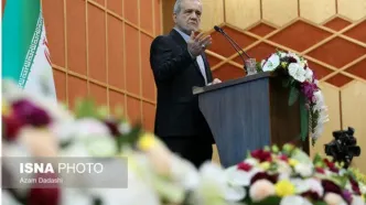 پزشکیان: انتقال آب دریا به صنایع اصفهان فشار بر منابع محلی را کم می‌کند