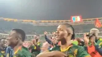 ویدئو: جشن شیرهای رام‌نشدنی با هواداران