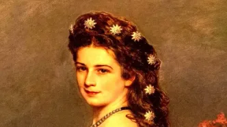 اسرار پنهان نقاشی جادویی ملکه‌ای با زیباترین موهای جهان