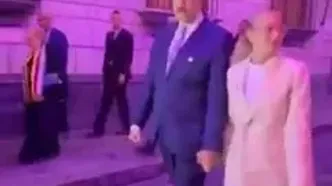 قدم زدن نیکلاس مادورو با همسرش در خیابان