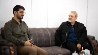 لاریجانی با خانواده شهید حاجی‌زاده دیدار کرد