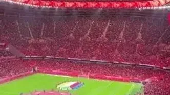 ویدئو: جو بی نظیر تماشاگران مراکشی در ورزشگاه