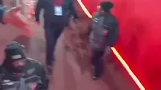 ویدئو: لحظات پرتنش خروج مارتینز از زمین پس از باخت به آرسنال