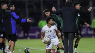 مکالمه جالب رضاییان با بازیکن خیبر: ما نمی زنیم، شما هم نزنید!