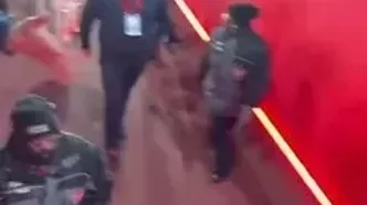 ویدئو: لحظات پرتنش خروج مارتینز از زمین پس از باخت به آرسنال