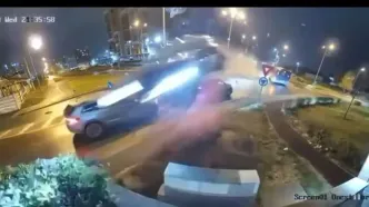 لحظه پرواز یک مرسدس بنز در خیابان+فیلم