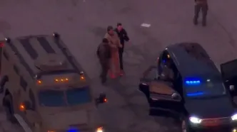 تصاویری داغ از لحظه انتقال مادورو به دادگاه