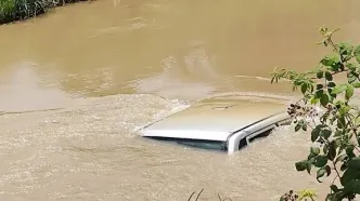 سقوط خودرو به داخل سد مهاباد و جان باختن راننده +فیلم