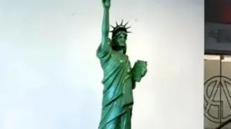ساخت «مجسمه آزادی آمریکا» با شکلات خالص به ارتفاع ۲ متر!/ویدیو