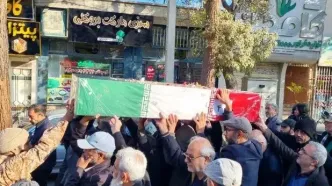 فحاشی و سنگ‌پرانی اغتشاشگران در تشییع شهید خدایاری/ ضدانقلاب ماهیت خود را در کو‌هدشت نشان داد