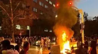 دختر قمه‌به‌دست در میان تروریست‌های مسلح شوشتر