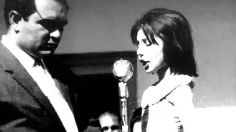 «گوگوش» 19 ساله و همسرش «محمود قربانی» در عروسی «طوفان هل‌عطایی»