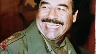 ببنید/عکس صدام حسین در حال کشیدن تریاک