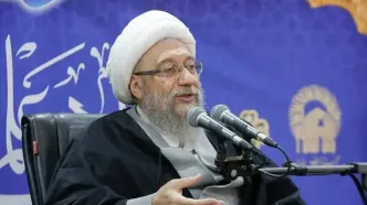 رئیس مجمع تشخیص مصلحت نظام: انتقاد و مطالبه‌گری حق ملت است، اما نباید به دشمن چراغ سبز داد