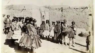 «رقص کردی» در یکی از روستاهای کرمانشاه در زمان قاجار