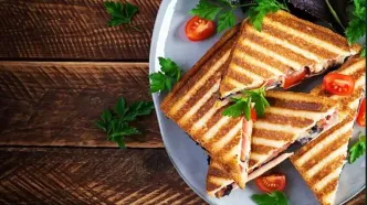 عصرونه امروز: اسنک پنیر چدار، میان‌وعده‌ای فوری و خوشمزه!