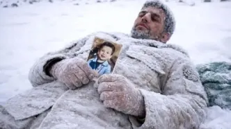 3 فیلم از سرنوشت مرزبان یخ زده در ارتفاعات بانه / آخرین فیلم پریدن کودکش به آغوش پدر و نوشته پشت عکس بچه اش / واکنش المیرا شریفی مقدم به پیدا شدن عکس گودک در دستان یخ زده پدر