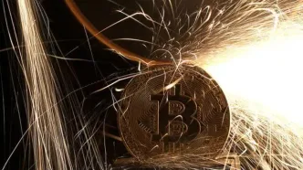 سقوط بزرگترین رمزارز جهان به  زیر ۹۰ هزار دلار