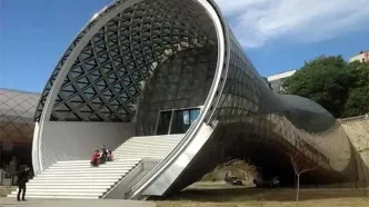 معماری این سالن موسیقی همه را متوقف می‌کند