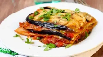 طرز تهیه خوراک بادمجان ایتالیایی با طعم متفاوت سس سویا + فیلم