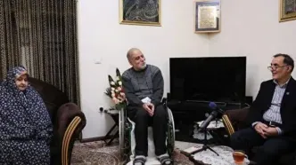 حضور نمایندگان رهبر انقلاب در منازل شماری از جانبازان سرافراز