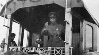 بازم میگی رضا شاه روحت شاد؟!