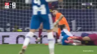 ویدئو: وقتی دروازه‌بان با هل دادن دفاع دروازه را نجات می‌دهد