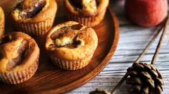 عصرونه امروز: کاپ‌کیک سیب و دارچین؛ عصرانه‌ای گرم در قلب خانه شما!