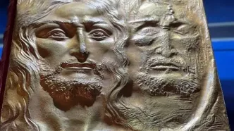 معرفی یکی از بحث‌برانگیزترین آثار مذهبی جهان در کاخ نیاوران