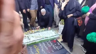 حضور سردار قاآنی بر سر مزار شهید سلیمانی