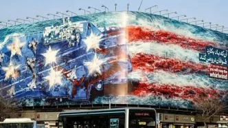 دیوارنگاره جدید در تهران با موضوع حمله به ناو آمریکایی