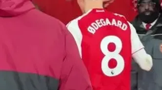 ویدئو : هوادار خوش‌شانس لباس اودگارد را گرفت