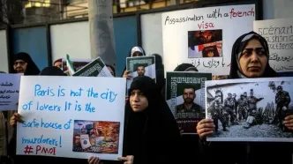 تصاویر؛ تجمع مقابل سفارت فرانسه در تهران