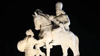 مجسمه والرین به فرودگاه مهرآباد رسید