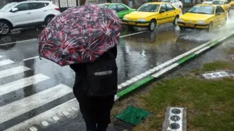 ترافیک سنگین در پایتخت در پی بارش‌ برف / با سرعت مطمئنه و آهسته برانید