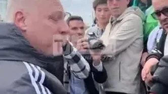 ویدئو: اهدای لباس امضا شده به هوادار خردسال الجزایر