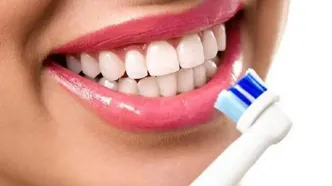 بعد از خوردن این غذاها مسواک نزنید! | دندانپزشکان هشدار دادند