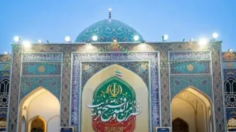 نصب دیوارنگاره «نصر من الله» در صحن پیامبر اعظم (ص) حرم مطهر رضوی