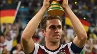 ویدئو: دست به دست شدن جام جهانی؛ از زیدان ۱۹۹۸ تا مسی ۲۰۲۲