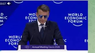 استایل عجیب مکرون در نشست داووس جلب‌توجه کرد