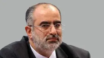 توئیت حسام الدین آشنا در کنایه به احمدی نژاد