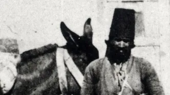 حاج میرزا علی با «تخت روان» در راه کربلا؛ 130 سال قبل