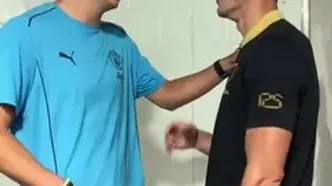 ویدئو: معاوضه پیراهن و خوش‌وبش گرم هالند و لواندوفسکی