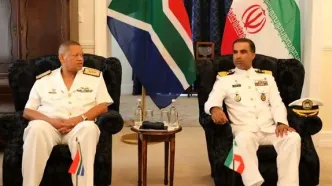 دیدار فرمانده ناوگروه ۱۰۳ نداجا با فرمانده نیروی دریایی آفریقای جنوبی
