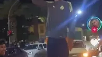 ویدئو: تقلید خنده‌دار هوادار الجزایری از «پاتریس لومومبای» کنگو