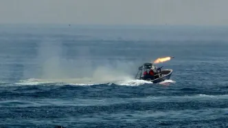 ادعای آسوشیتدپرس: ایران قصد دارد که هفته آینده یک مانور نظامی برگزار کند/ این مانور شامل شلیک در تنگه هرمز خواهد بود